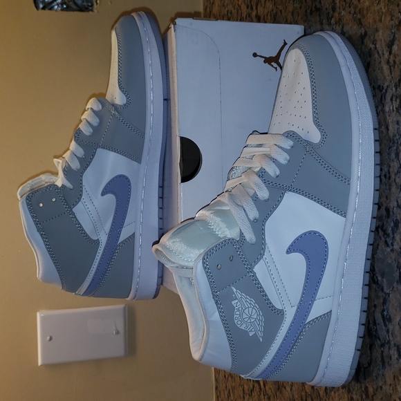 Jordan Shoes - Jordan 1 Wolf Grey Women's
